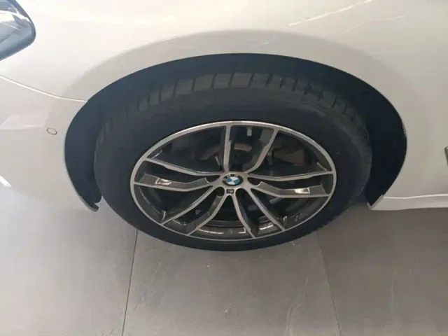 BMW 5 Series — Фото автомобиля 22
