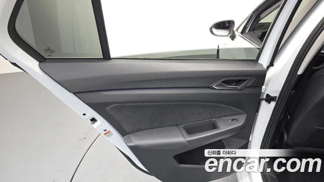 Volkswagen Golf Golf 8 поколение 2.0 TDI Prestige — Фото автомобиля 23