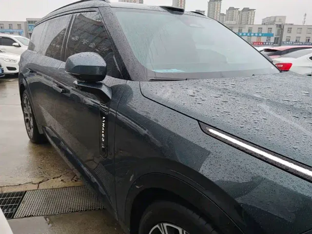 Lynk & Co 900 — Фото автомобиля 3