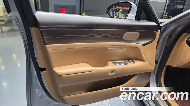 Genesis G90 Бензин 3.5 турбо AWD — Фото автомобиля 18