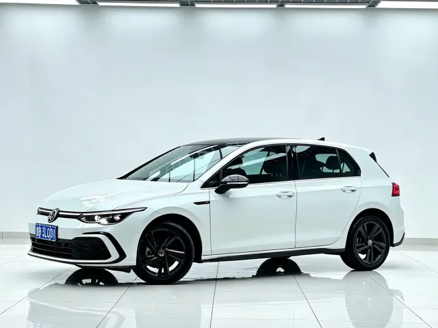 Фотография автомобиля — Volkswagen Golf