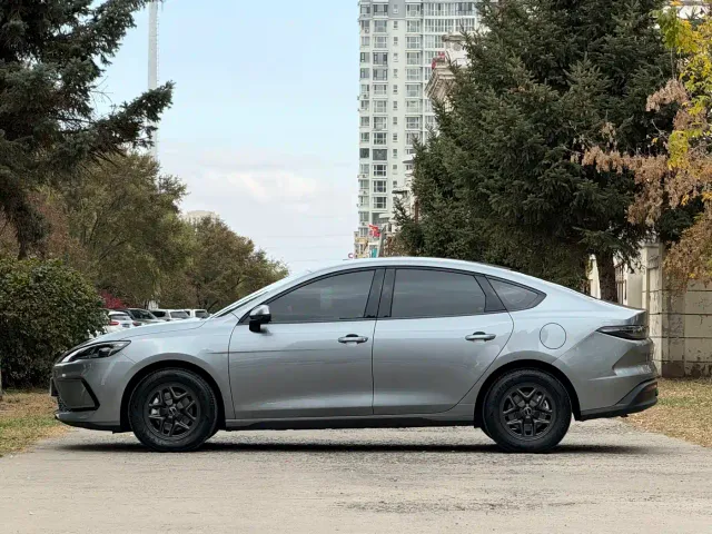 BYD Seal 05 DM-i — Фото автомобиля 5