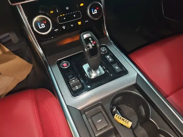 Jaguar XEL — Фото автомобиля 13