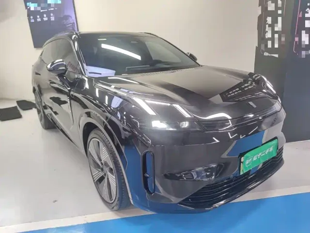 Lynk & Co Lynk & Co 08 EM-P 2023 120km Long Range Halo — Фото автомобиля 3
