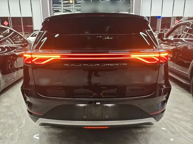 BYD Tang — Фото автомобиля 5