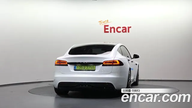 Tesla Model S — Фото автомобиля 4