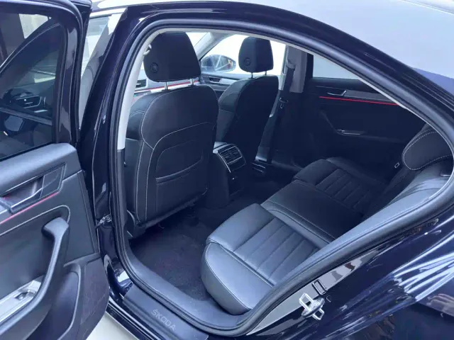 Skoda Superb — Фото автомобиля 10