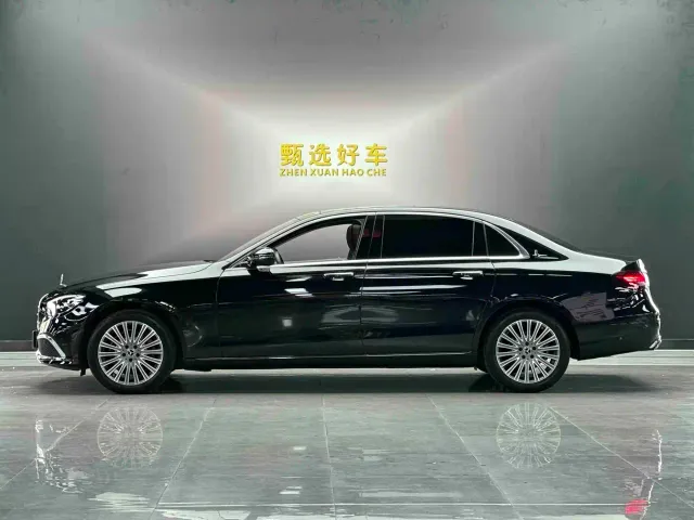 Mercedes-Benz E-Class — Фото автомобиля 3