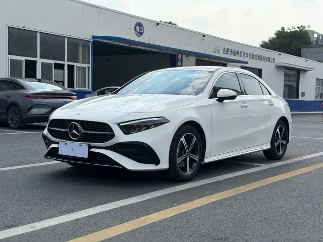 Фотография автомобиля — Mercedes-Benz A-Class