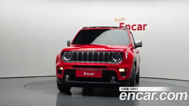 Jeep Renegade — Фото автомобиля 3
