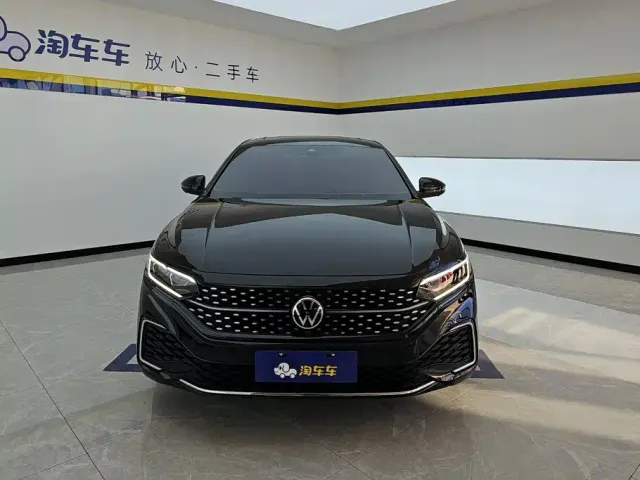 Volkswagen Passat — Фото автомобиля 2