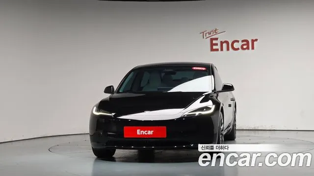 Tesla Model 3 — Фото автомобиля 3