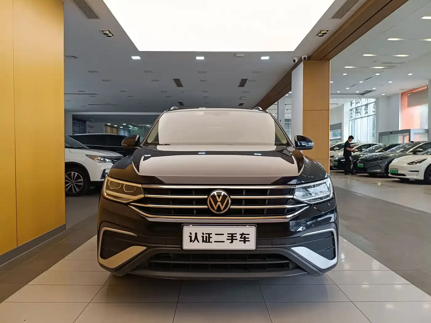 Volkswagen Tiguan L 2022 330TSI Automatic 2WD Smart Edition — Фото автомобиля 3