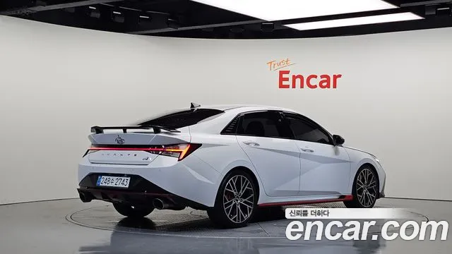 Hyundai AVANTE — Фото автомобиля 2