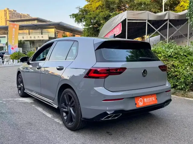 Volkswagen Golf — Фото автомобиля 7