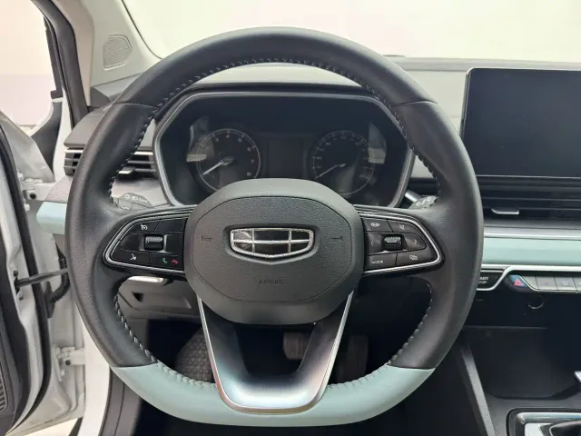 Geely Emgrand S — Фото автомобиля 12