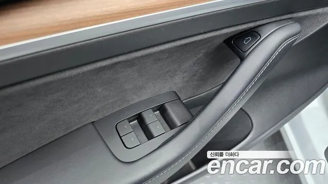 Tesla Model 3 — Фото автомобиля 27