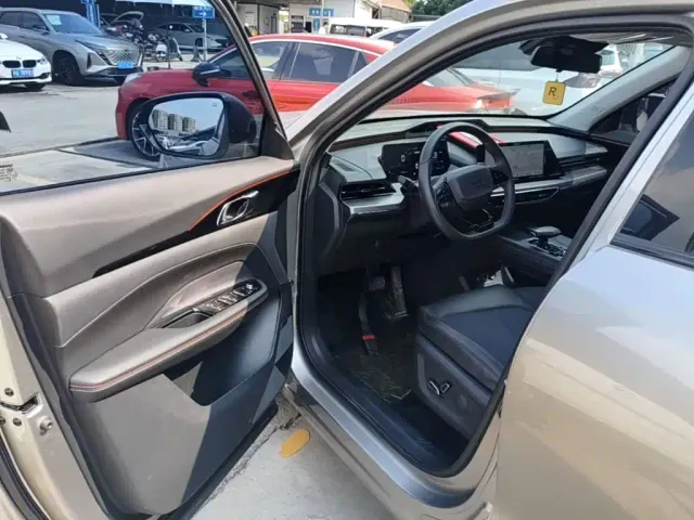 Changan Z6 — Фото автомобиля 15