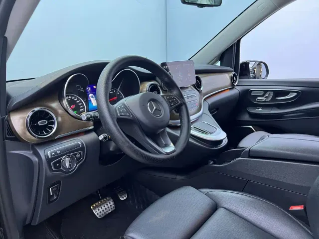 Mercedes-Benz V-Class — Фото автомобиля 6