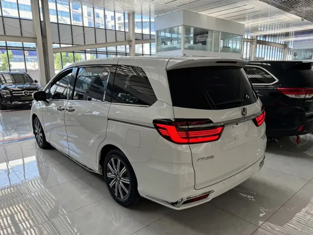 Honda Odyssey — Фото автомобиля 13