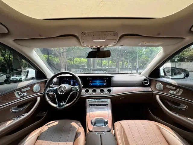 Mercedes-Benz E-Class — Фото автомобиля 9