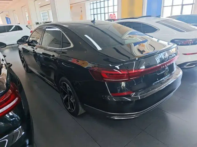 Volkswagen Passat — Фото автомобиля 4