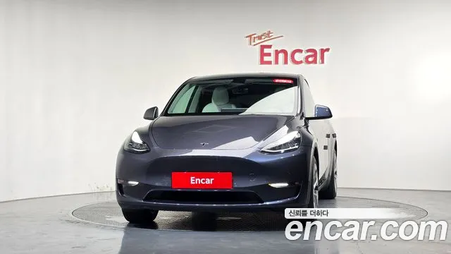 Tesla Model Y — Фото автомобиля 2