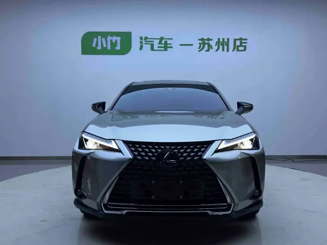 Lexus UX — Фото автомобиля 3