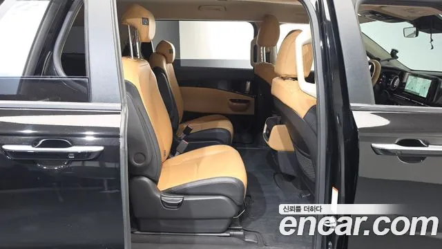 Kia Carnival Generation 4 — Фото автомобиля 12