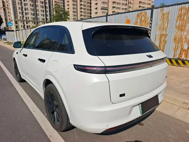 Li Auto L7 — Фото автомобиля 9