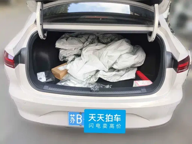 Roewe i6 — Фото автомобиля 5