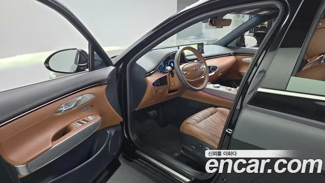 Genesis GV70 — Фото автомобиля 9