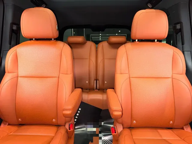 Li Auto L8 — Фото автомобиля 8