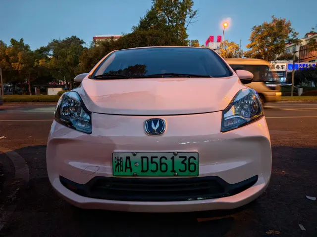 Changan Benben E-Star — Фото автомобиля 2