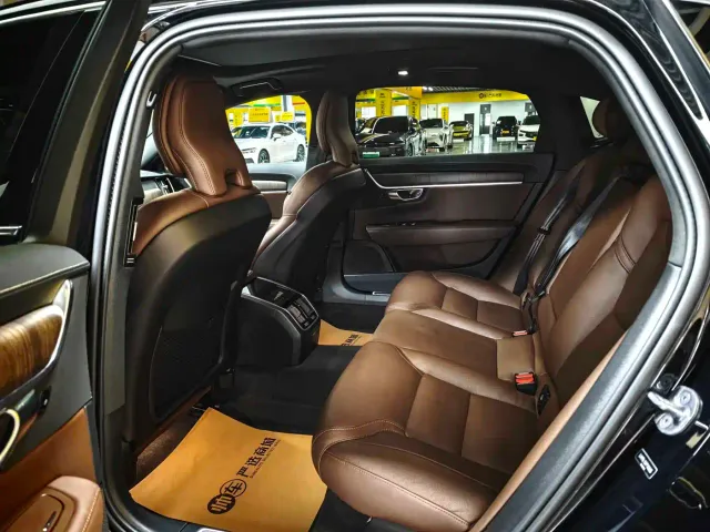 Volvo S90 — Фото автомобиля 8