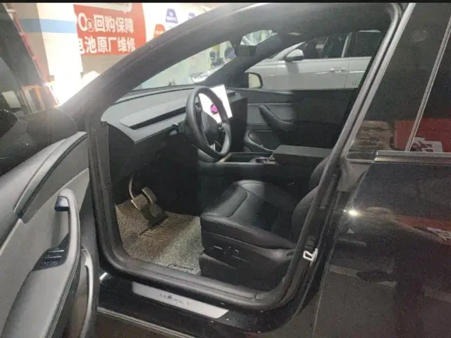 Tesla Model Y — Фото автомобиля 5