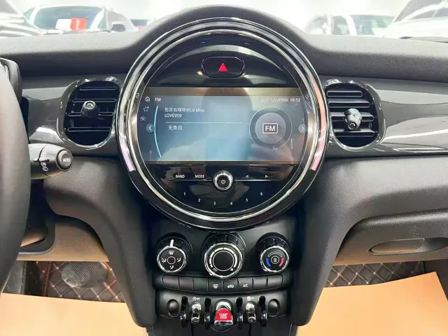 MINI Hatch — Фото автомобиля 13