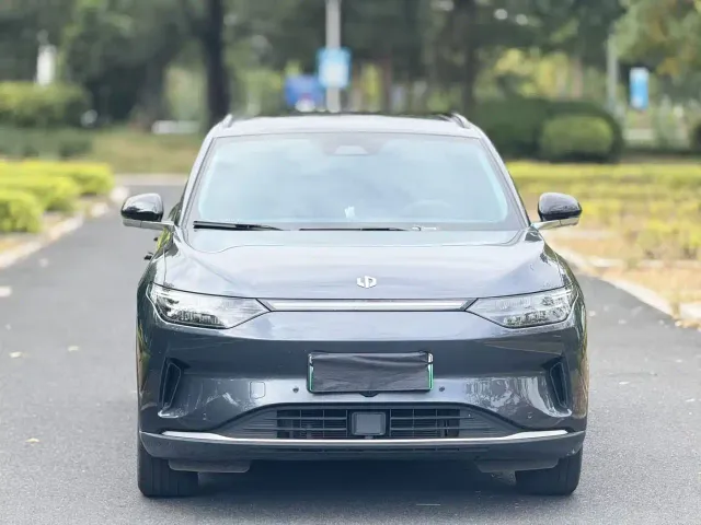 Leapmotor C11 — Фото автомобиля 4