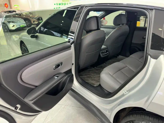 Changan Qiyuan A06 — Фото автомобиля 8