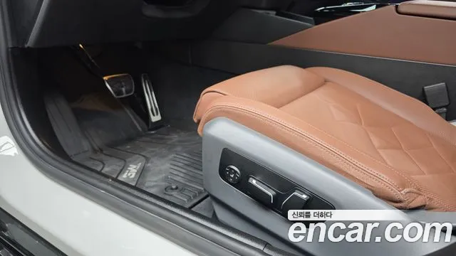 BMW 5 Series G60 — Фото автомобиля 30