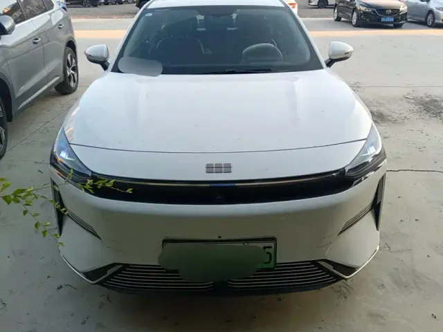 Geely Galaxy L6 — Фото автомобиля 2