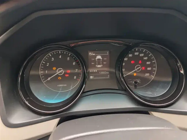 Wuling Zhengcheng — Фото автомобиля 8