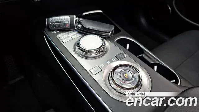 Genesis GV70 2.5T Бензин 2WD — Фото автомобиля 5