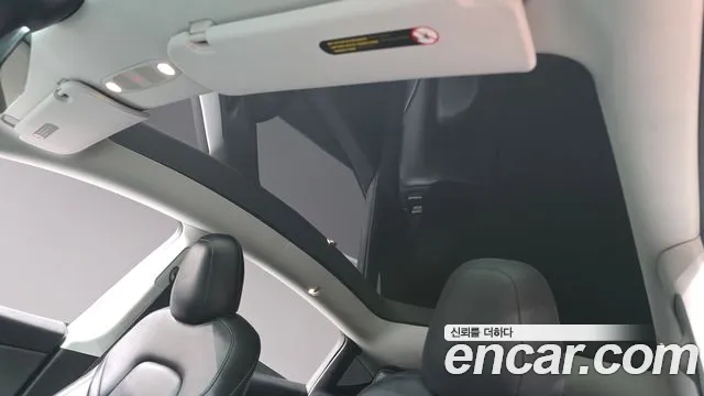 Tesla Model Y — Фото автомобиля 30