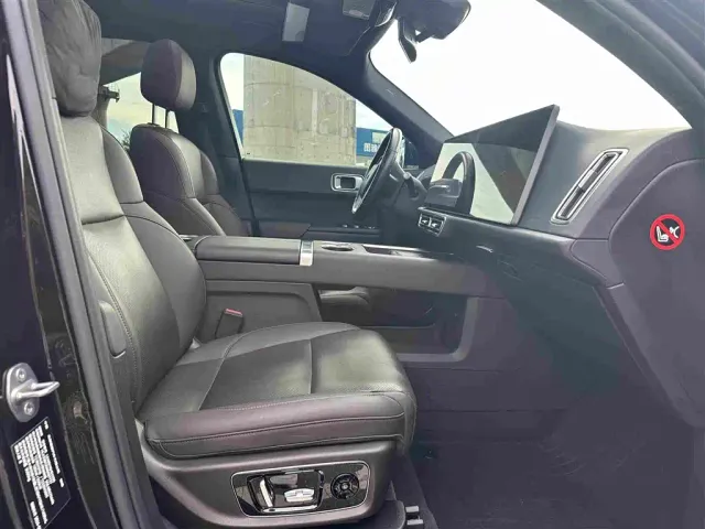 Li Auto L8 — Фото автомобиля 11