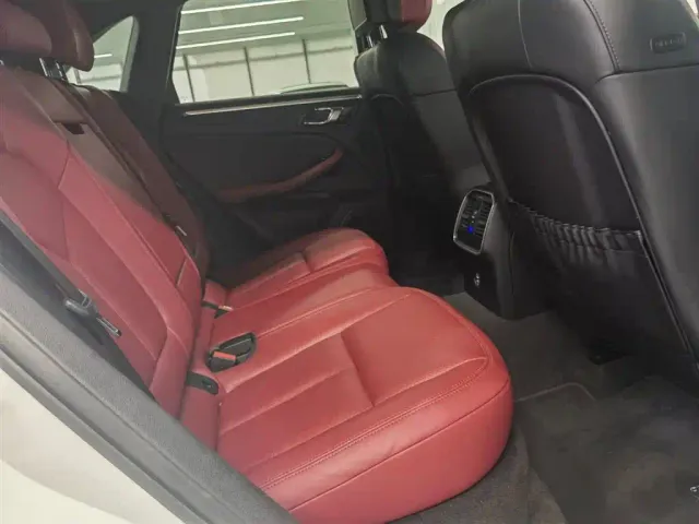 Porsche Macan — Фото автомобиля 4