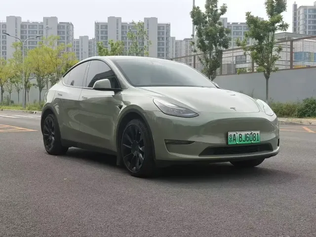 Tesla Model Y — Фото автомобиля 3