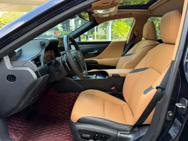 Lexus ES — Фото автомобиля 6