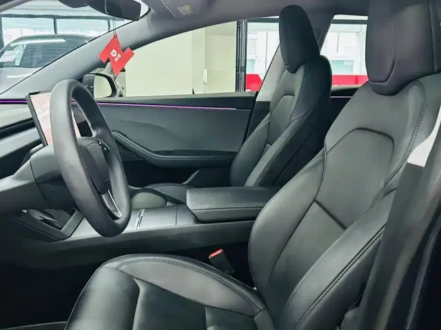 Tesla Model 3 — Фото автомобиля 7