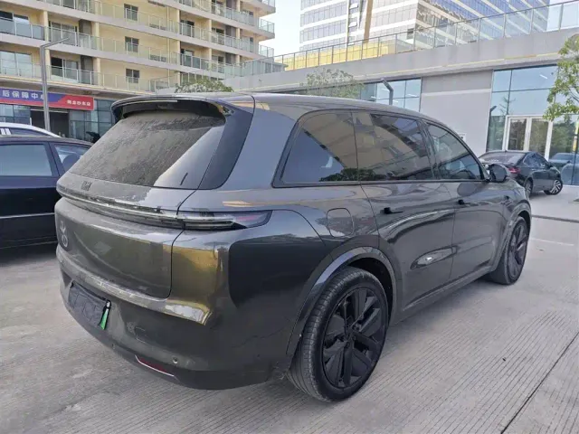 Li Auto L8 — Фото автомобиля 6